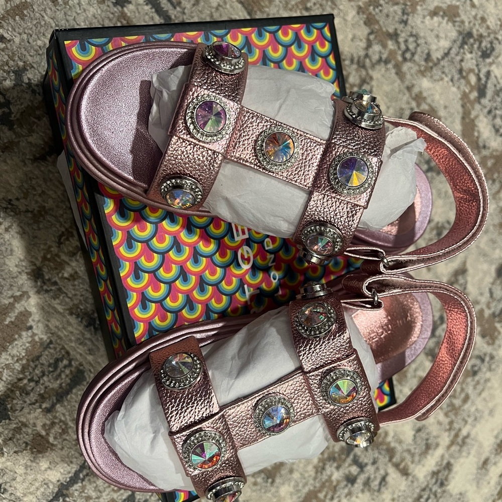 Kurt Geiger Kids Pink Sandals w crystals ; NWT in box size girls 5